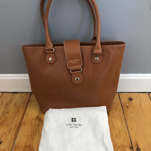 Kate Spade Classic Leather Bucket Tote - Picture 4 of 8
